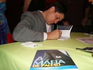 Eleandro passia-livro