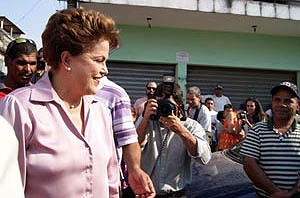 dilma-favela