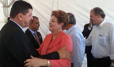 Roberto Botareli, representou os trabalhadores em educação de MS na solenidade com Dilma Rousseff.