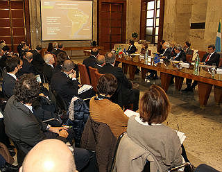 A palestra foi realizada no Ministério de Desenvolvimento Econômico da Itália, em Roma.