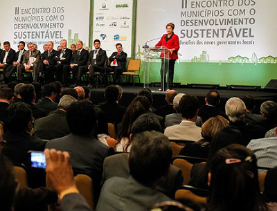 Dilma defendeu na abertura a desoneração da folha de pagamento de diversos setores da economia