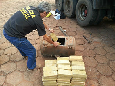 Foram encontrado 100 tabletes numa peça cilíndrica - “bujão de ar”