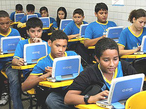 A abordagem reuniu informações de 856 escolas públicas