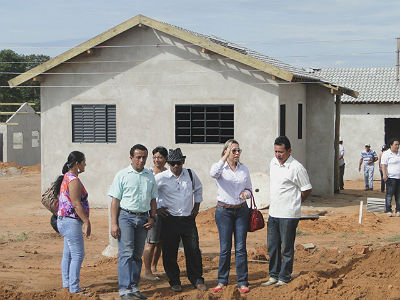 A comissão também é composta por vários moradores que foram contemplados 