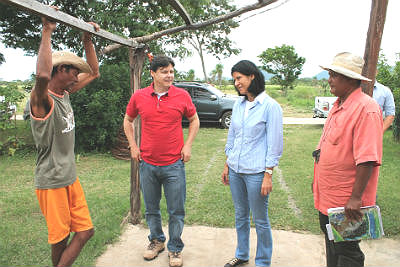 Paulo visitou assentamento e definiu local da nova unidade de saúde (Foto: Kleverton Velasques) 