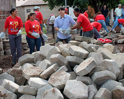 Paulo lançou nova etapa do programa e participou do início dos trabalhos no Cravo (Foto: Kleverton Velasques)