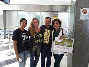 A equipe da Rádio Nacional FM de Brasília transmite o evento direto de Corumbá, MS (Foto: Equipe do Festival América do Sul)