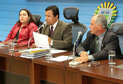 Secretaria Beatriz Dobashi, deputados Amarildo Cruz e Lauro Davi