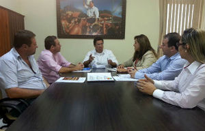 A reunião aconteceu no gabinete do prefeito