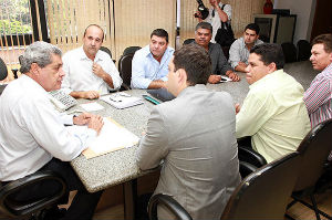 Governador e o prefeito debateram sobre obras para Bonito