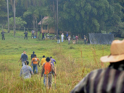 A finalidade é conseguir mais tempo para negociar a retirada dos indígena