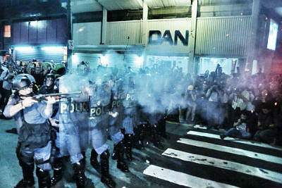 Tropa de choque dispara contra manifestantes na Consolação