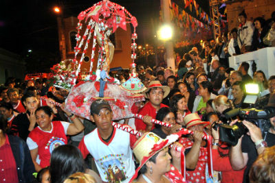 Festa começa na sexta e domingo, o destaque, fica por conta da descida dos andores e banho da imagem de São João no Rio Paraguai (Arquivo PMC) 