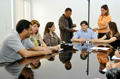 Prefeito pediu apoio da população na conservação do patrimônio da cidade (Foto: Marcos Boaventura)
