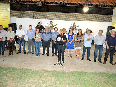 A prefeita Marlene Bossay, deu boas vindas aos visitantes e autoridades 