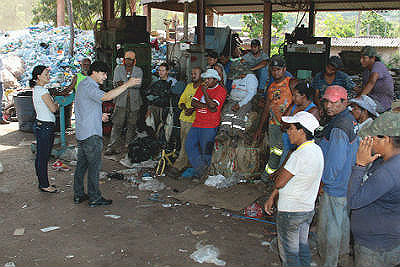 Prefeito assegurou novos equipamentos e destacou importante papel dos catadores de recicláveis para a cidade. (Foto: Clóvis Neto)