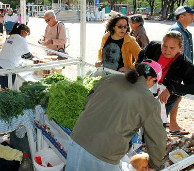 Na feira, produtos da agricultura familiar a preços acessíveis (Foto: Kleverton Velasques)
