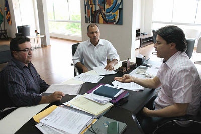 As três primeiras ações foram tratadas no final da manhã de hoje com os procuradores municipais (Foto: Kleverton Velasques)