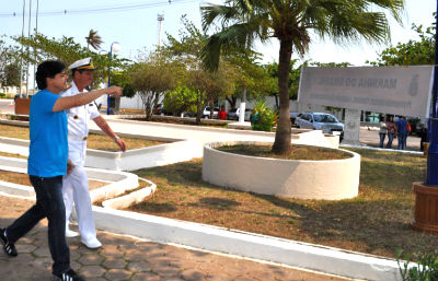 Prefeito e comandante do 6º Distrito Naval visitaram o espaço reformado