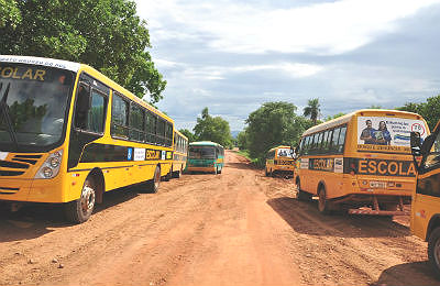 Os ônibus estão liberados para transportar os alunos do município