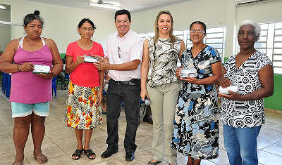 Foram entregues ao todo 30 óculos