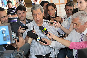 André sugere que Jerson peça licença do PMDB