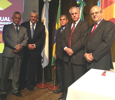 A ASUR é uma entidade civil sem fins lucrativos