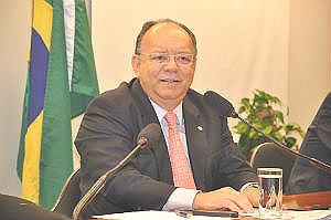 Mário Feitoza, que preside a Comissão de Finanças
