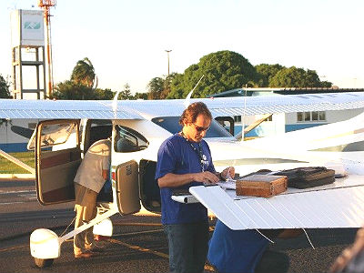 Fiscalização em aeronave no Aeroporto Internacional de Campo Grande