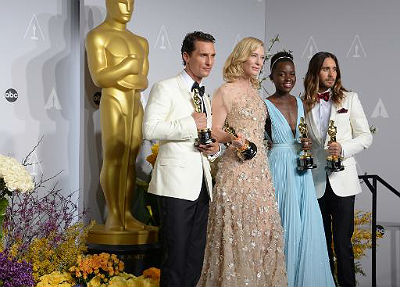 Os grandes vencedores do Oscar: Matthew McConaughey, Cate Blanchett, Lupita Nyong'o Jared Leto (E-D) (AFP, JOE KLAMAR)