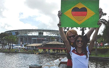 O casal Björn Erik Peter, alemão, e Gabriela Silva Gonçalves, brasileira, se conheceram em São Paulo, vão se casar e torcer pela Alemanha