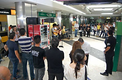 Os turistas que desembarcaram em Campo Grande foram recepcionados