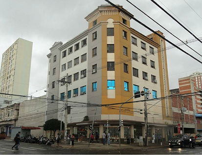 Entre as medidas, proprietário terá que retirar película azul instalada nas janelas 