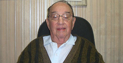 O Coronel Velloso, 91, diz ter passado a vida analisando a sociedade, e agora está pronto para ajudar a transformá-la