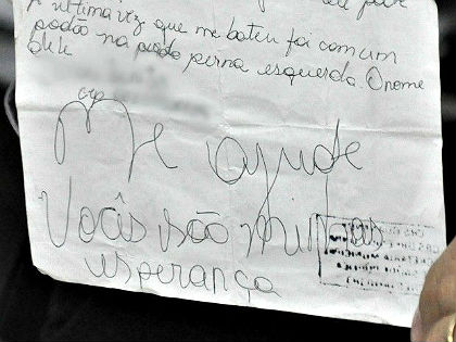 Pedido foi escrito no verso de receita médica e entregue à farmacêutica