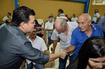 O prefeito lembrou que conhecimento é essencial a qualquer atividade profissional