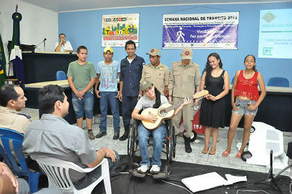 Teatro apresentado acerca da temática da Semana Nacional do Trânsito