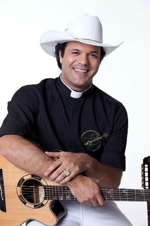 Padre Alessandro Campos