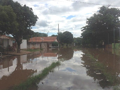 Cheia do rio Aquidauana deixou famílias desalojadas no município
