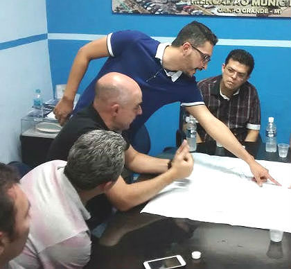 O prefeito explicou que de inicio, a prefeitura e a Associação, devem aplicar um paliativo em reformas e pequenas mudanças