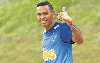 Gilson ganha chance no Cruzeiro