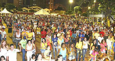 Mais de cinco mil pessoas compareceram com seus familiares
