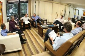 Governador garante pavimentação à cidade de Itaquiraí, sul do Estado