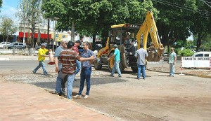 Prefeitura recupera pavimentação na esquina da Avenida Afonso Pena com Rua Paraná