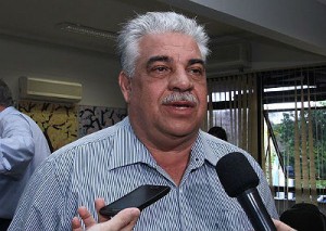 O prefeito José Henrique terá que pagar uma multa de R$ 134.235,21por dano ao erário
