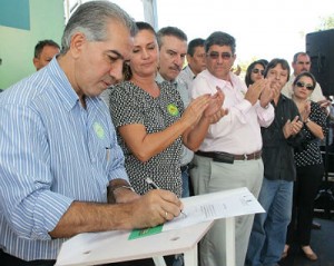 Reinaldo assinou  ordem de serviço para pavimentação de vias urbanas de Miranda
