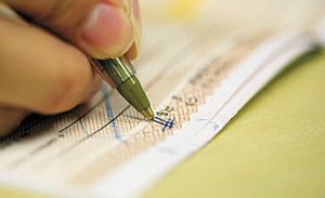 A taxa do cheque especial chegou a 232% ao ano, em maio, segundo o Banco CentralAgencia Brasil/Marcello Casal Jr.