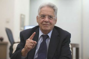 Em entrevista a revista alemã, Fernando Henrique Cardoso afirma que escândalos começaram no governo Lula