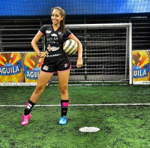 Juliana jogava em time de exibição