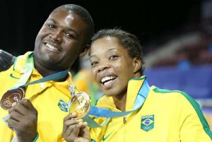 Joice Silva entrou para a história do esporte brasileiro ao vencer a cubana Yakelin Estornell e ganhar a primeira medalha de ouro da luta olímpica. Mais cedo, Davi Albino ganhou o bronze.